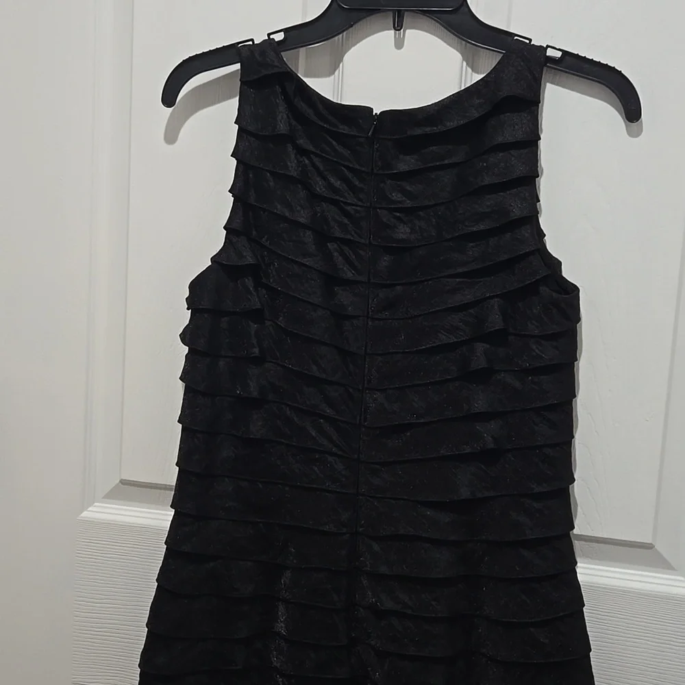 Adrianna Papell collection black fully lined dress beautiful pleated detail 6